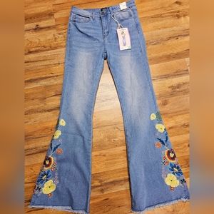 SIMPLE SOCIAL NEW Flare Embroidery Jeans